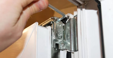 Регулировка пластиковых окон от 290 руб., цены на регулировку створок в Воронеже