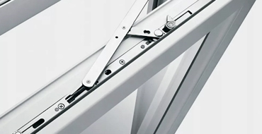 Замена фурнитуры на пластиковых окнах - ремонт по низким ценам в Воронеже